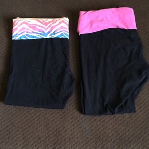 2 pairs Yoga leggings size XL